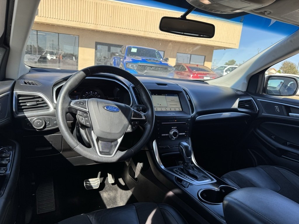 2017 Ford Edge Sport photo 2