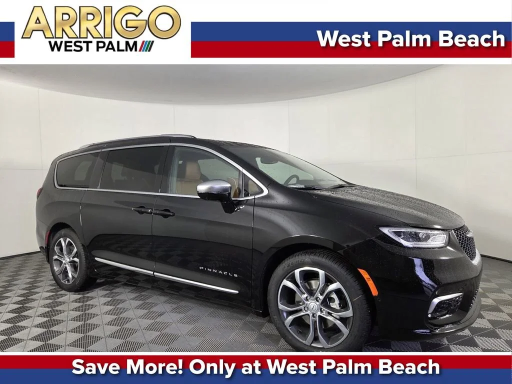 2026 Chrysler Pacifica Pinnacle's photo