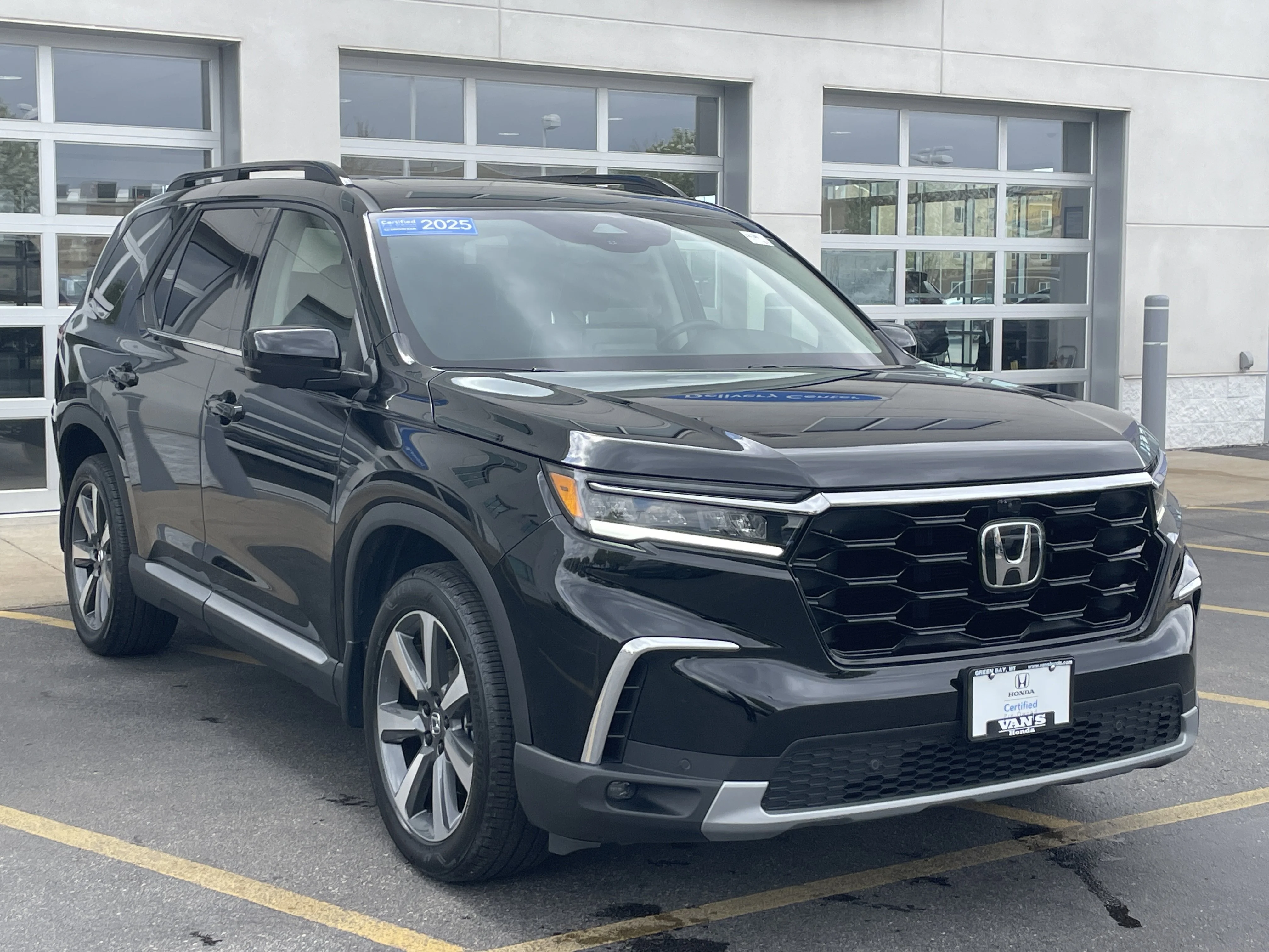 2025 Honda Pilot Elite AWD's photo