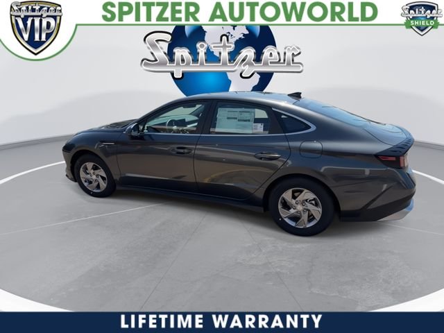 New 2026 Gray Hyundai SE image 32