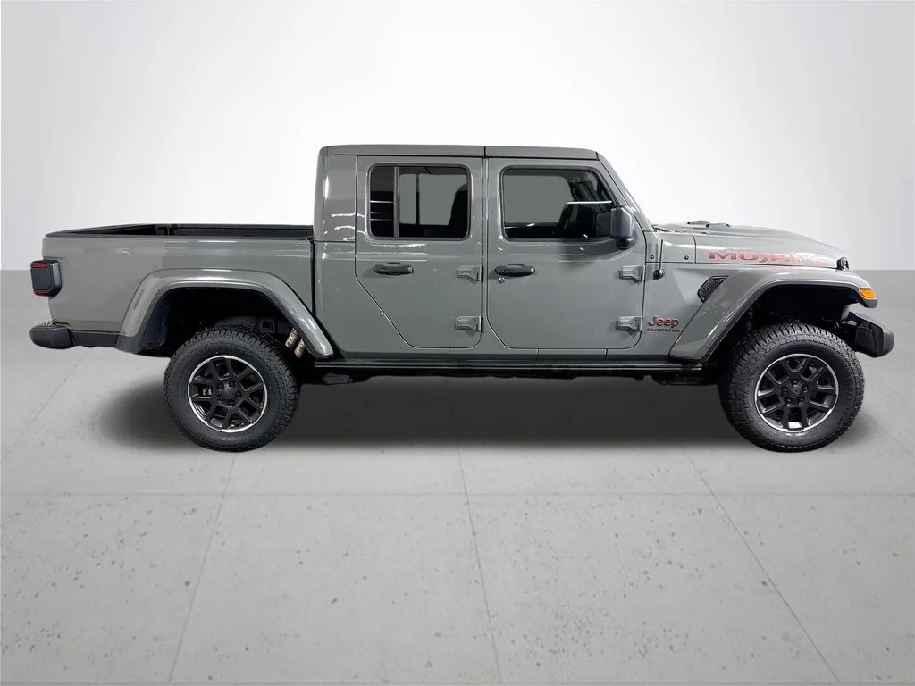 Used 2021 Gray Jeep Mojave image 5