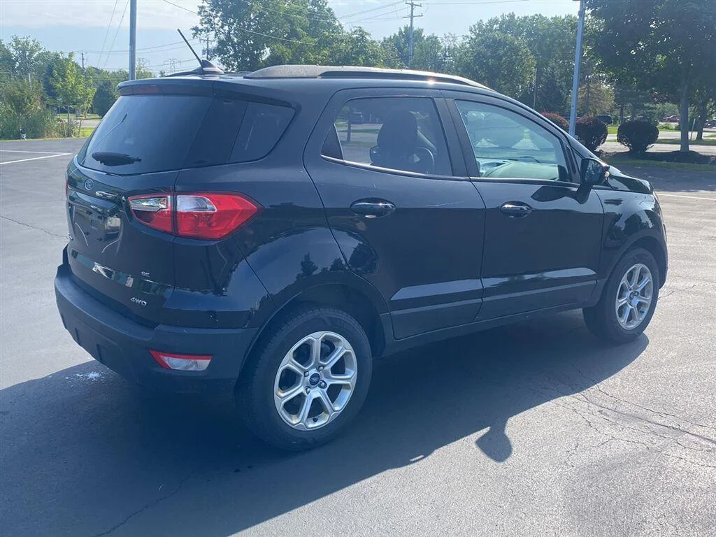 Used 2019 Shadow Black Ford SE image 11