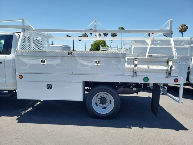 New 2026 Oxford White Ford F-550® XL image 18