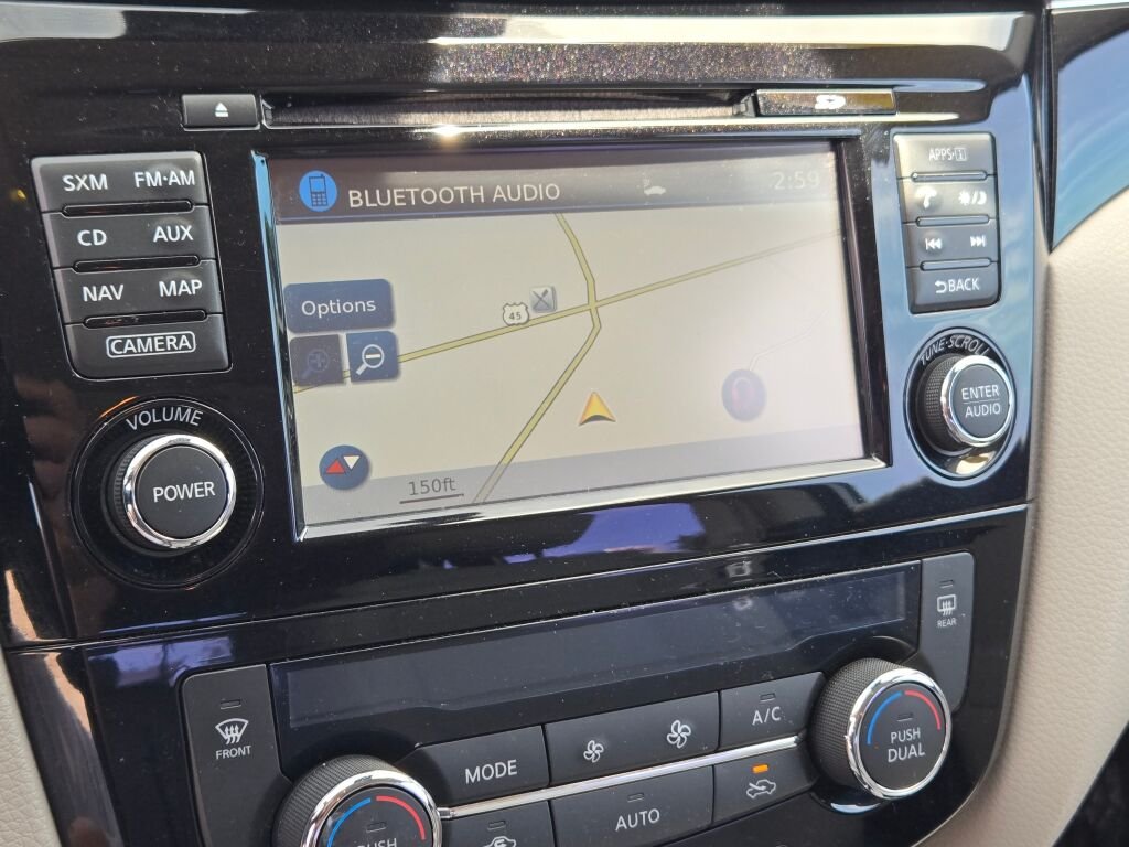 Used 2018 Silver Nissan SL image 28