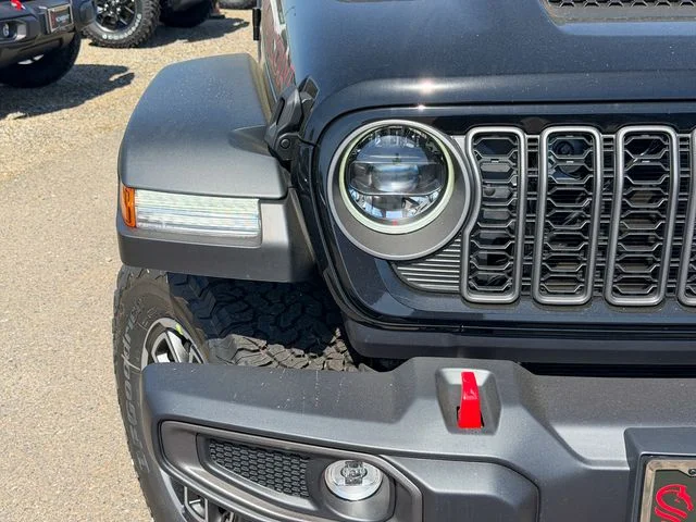New 2026 Black Clear-Coat Exterior Paint Jeep Rubicon image 5
