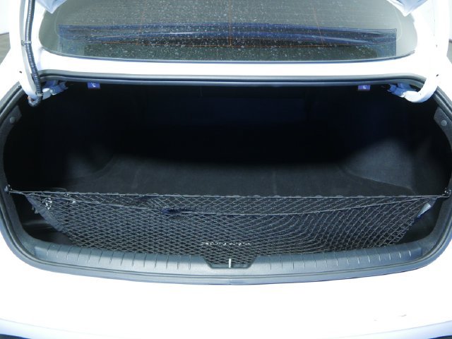 Used 2023 White Hyundai SEL image 10