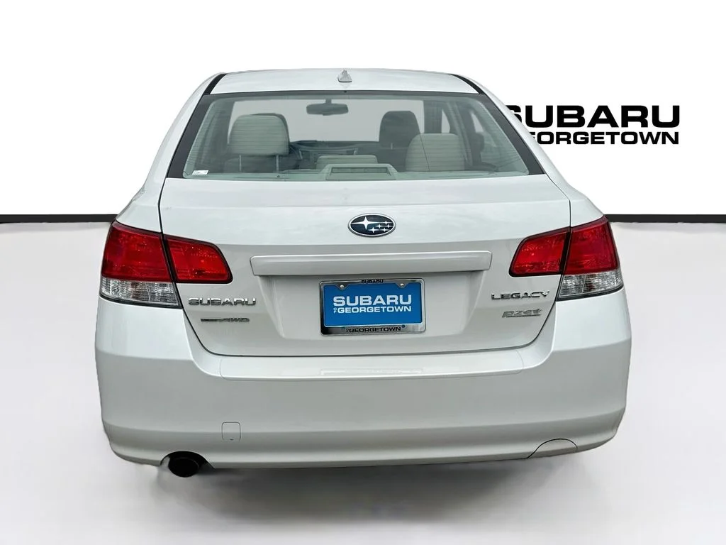Used 2013 White Subaru 2.5i image 6