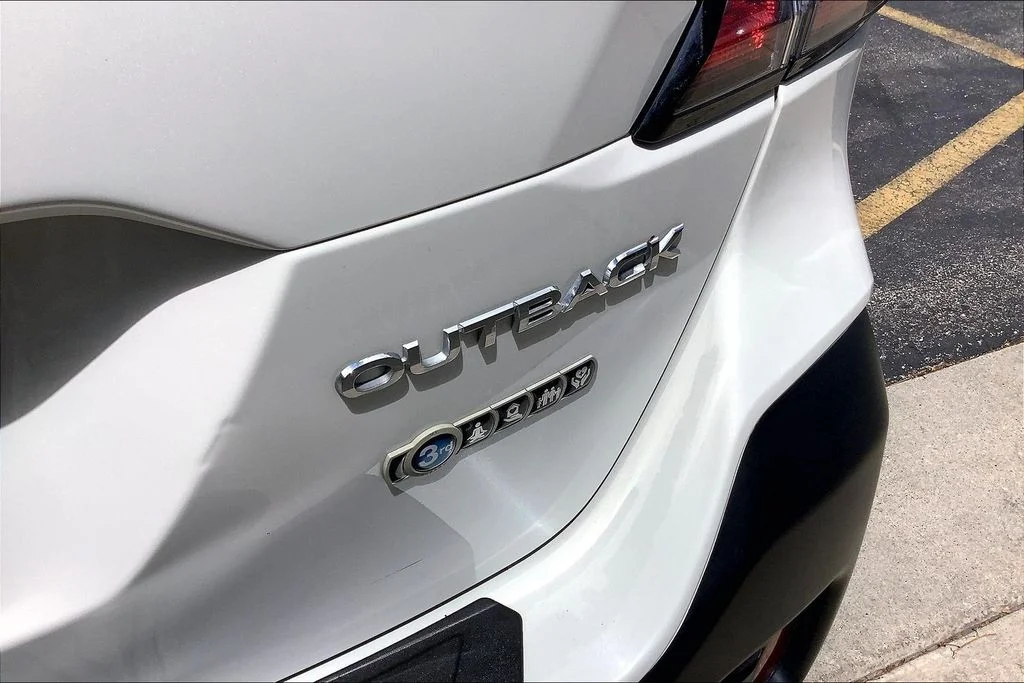 Used 2020 White Subaru Premium image 9