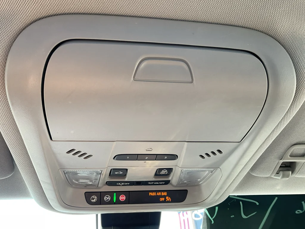 Used 2022 Summit White GMC SLT image 22