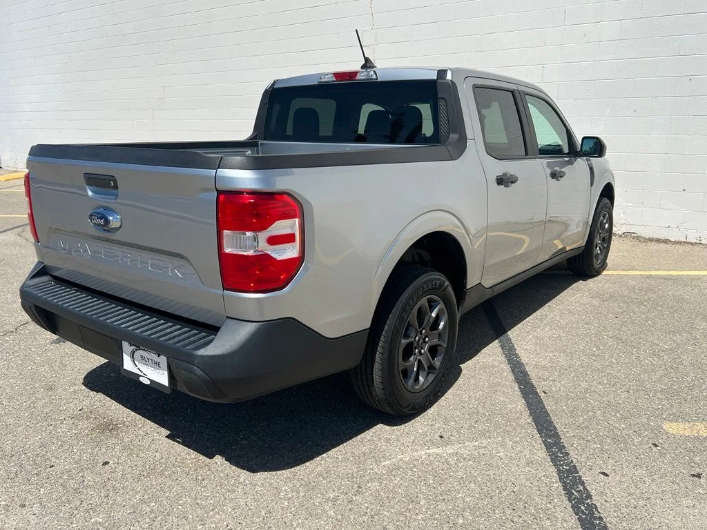Used 2023 Silver Ford XLT image 6