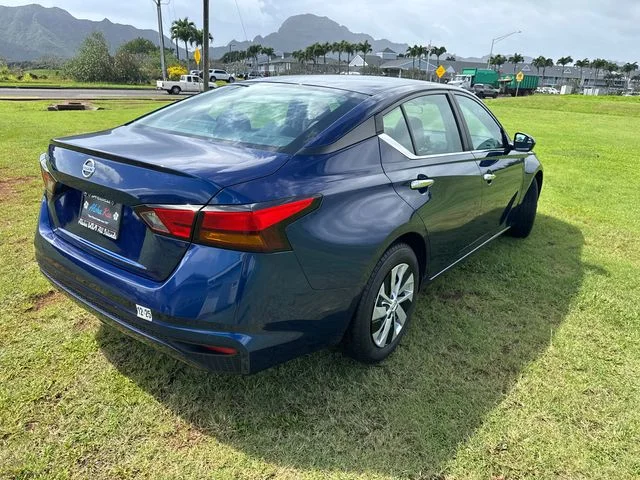 Used 2021 Blue Nissan 2.5 S image 7