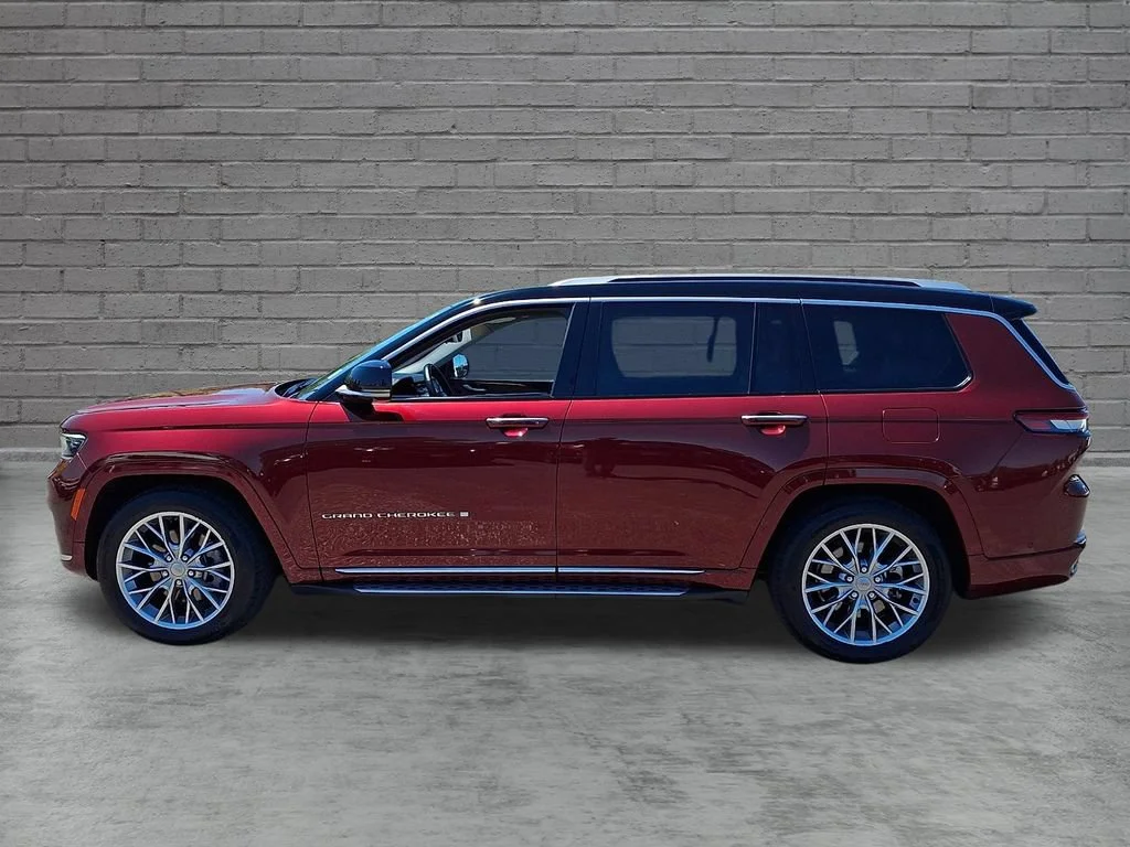 Used 2022 Velvet Red Pearlcoat Jeep Summit image 7