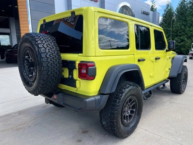 Used 2022  Jeep Unlimited High Tide image 3
