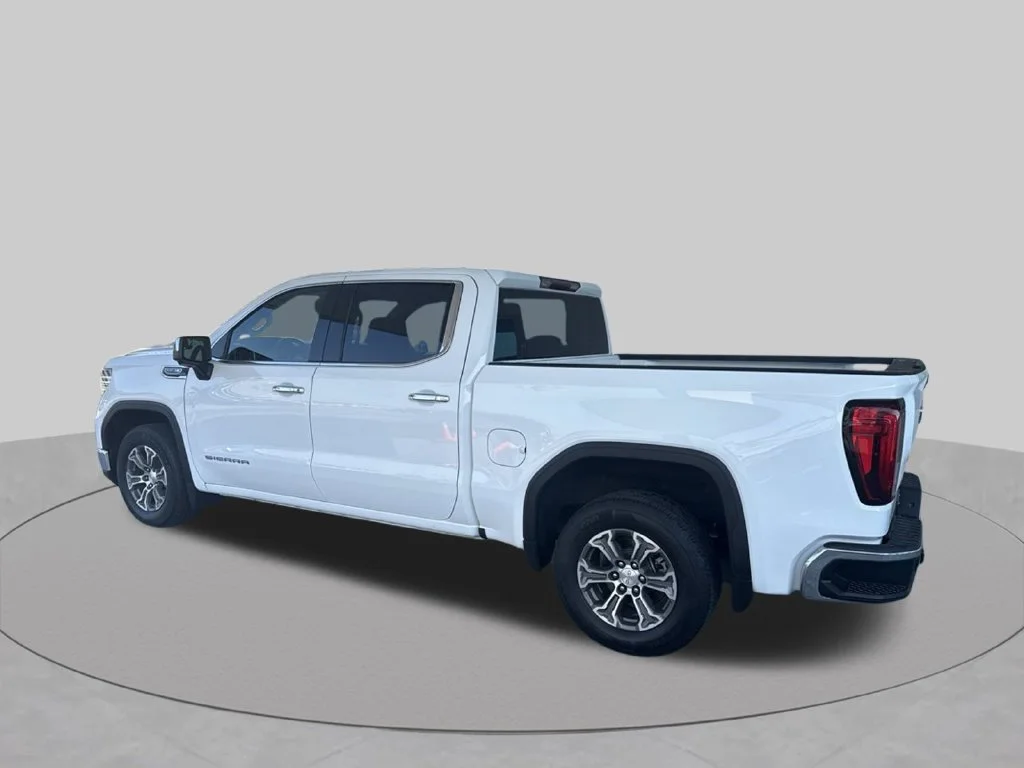 Used 2025 Summit White GMC SLT image 5