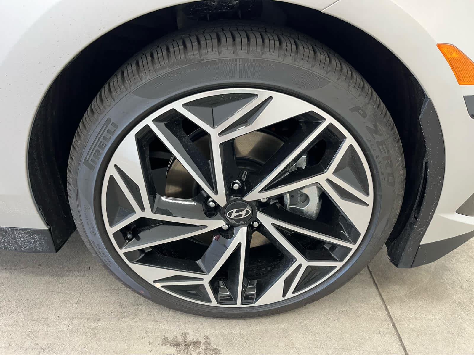 Used 2025 Gravity Gold Matte Hyundai SEL image 8