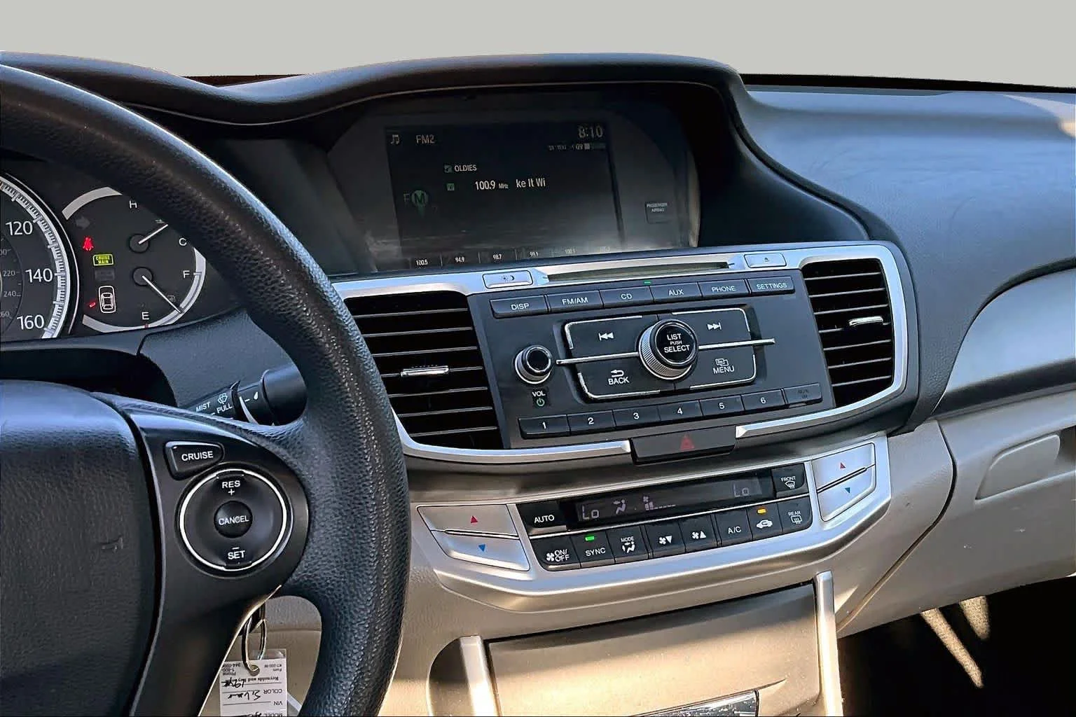 Used 2013 Alabaster Silver Metallic Honda LX image 6