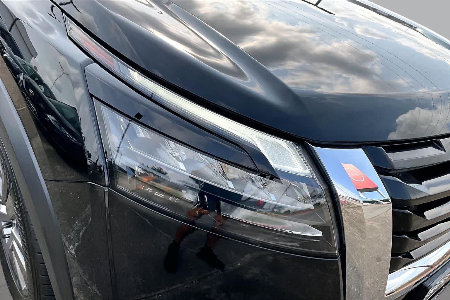Used 2024 Super Black Nissan SV image 26