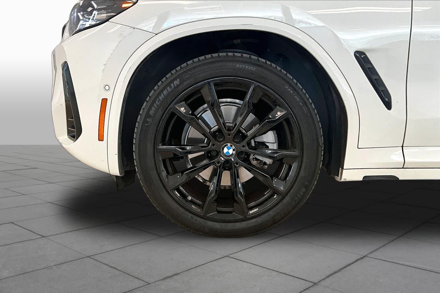 Used 2024 Alpine White BMW sDrive30i image 10