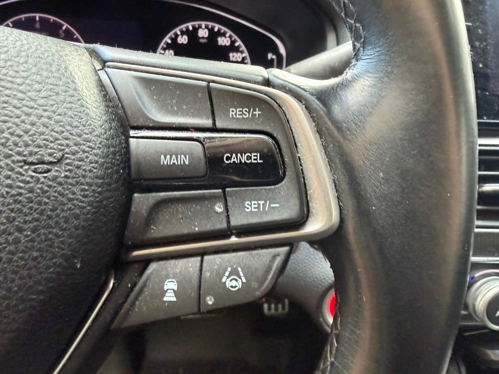 Used 2018  Honda Sport image 17