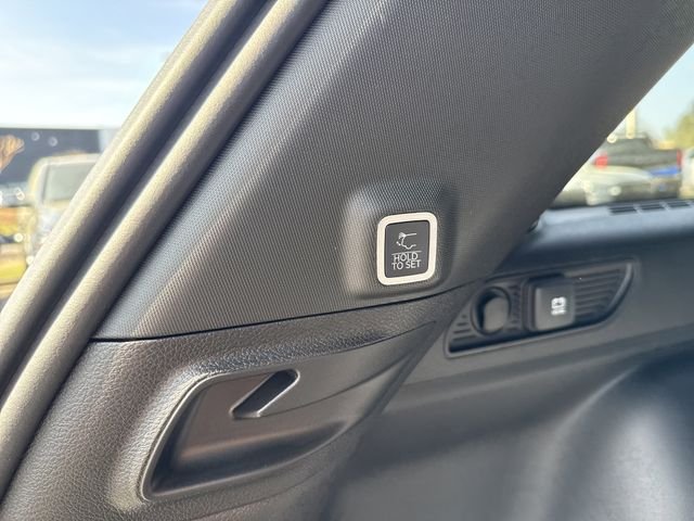 New 2026 White Jeep Altitude image 20