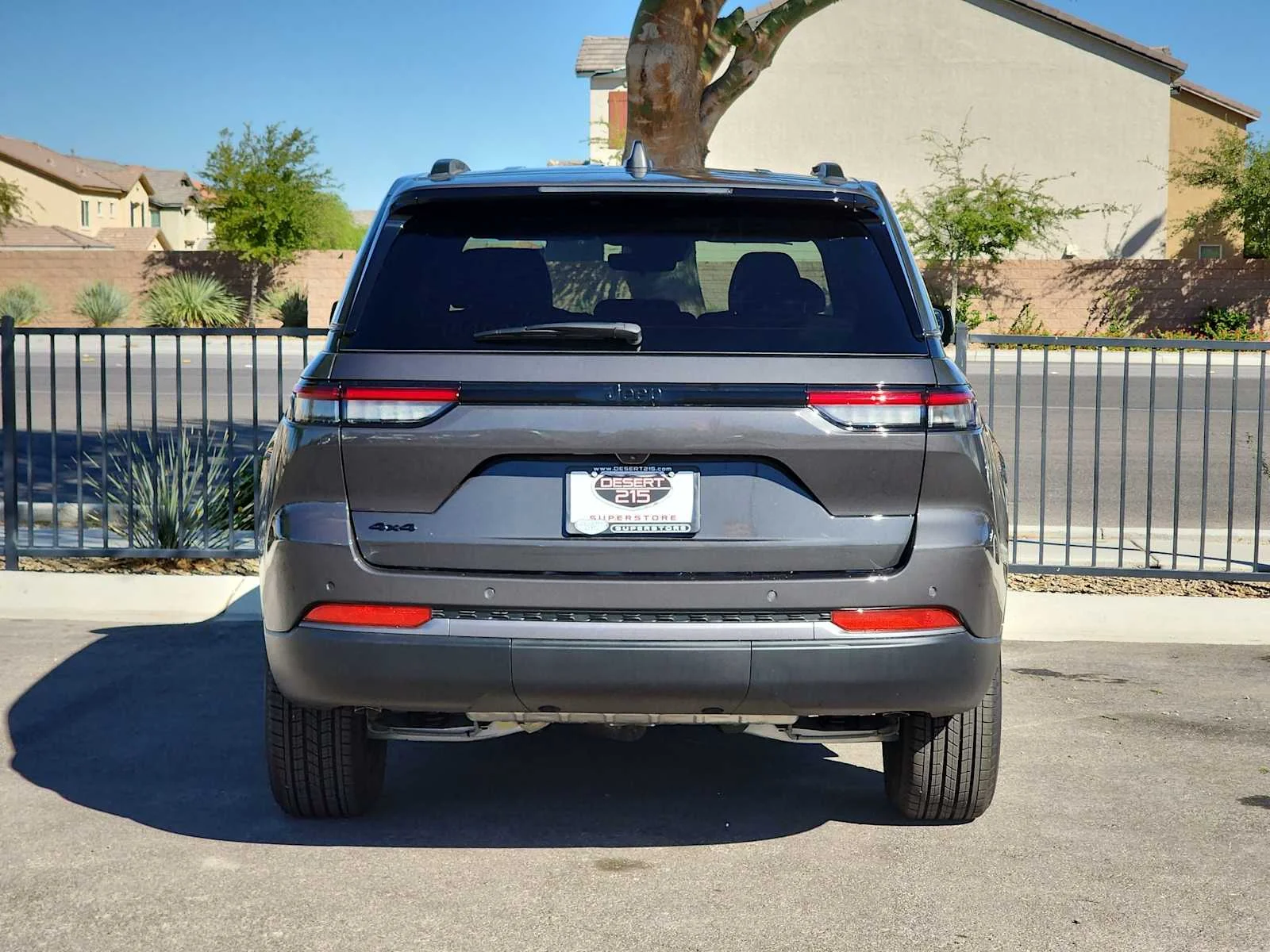 New 2026 Baltic Gray Metallic Clear-Coat Exterior Paint Jeep Laredo Altitude image 7