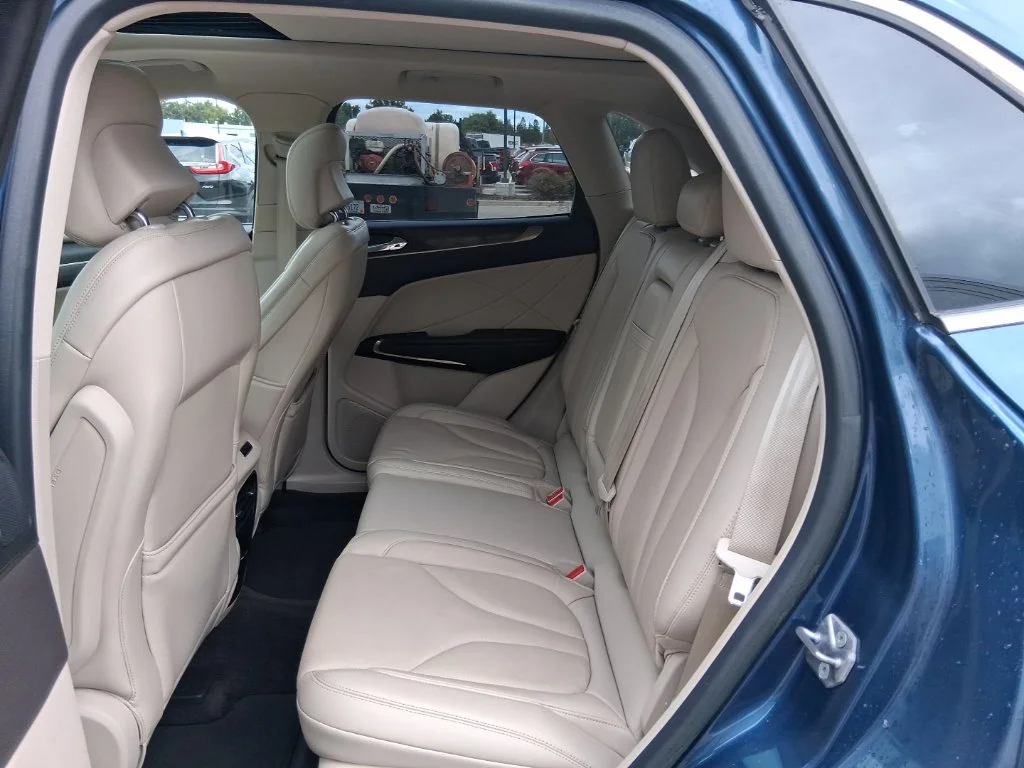 Used 2018 Diamond Lincoln Reserve image 34