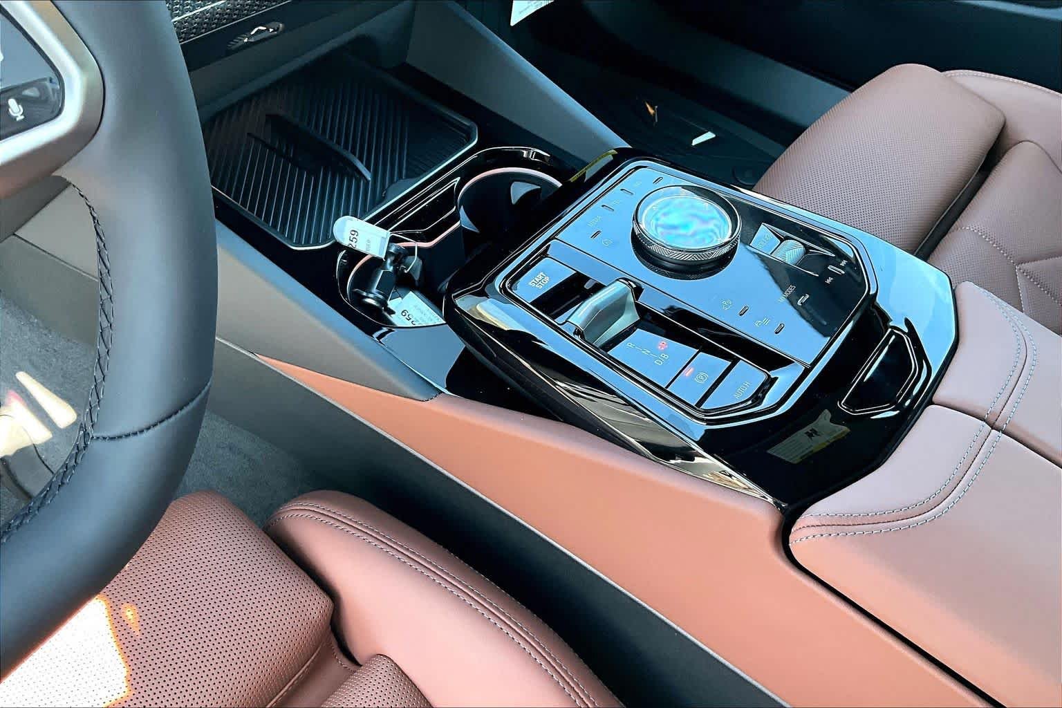 New 2026 Mineral White Metallic BMW eDrive40 image 8