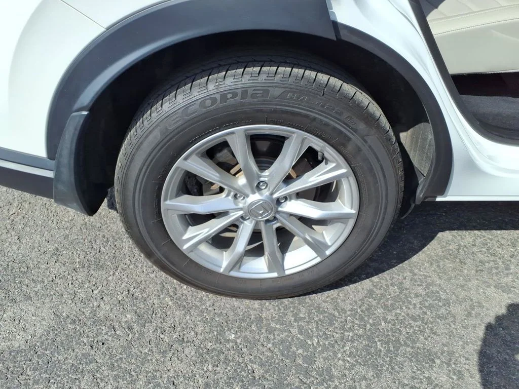 Used 2024 White Honda EX-L image 27
