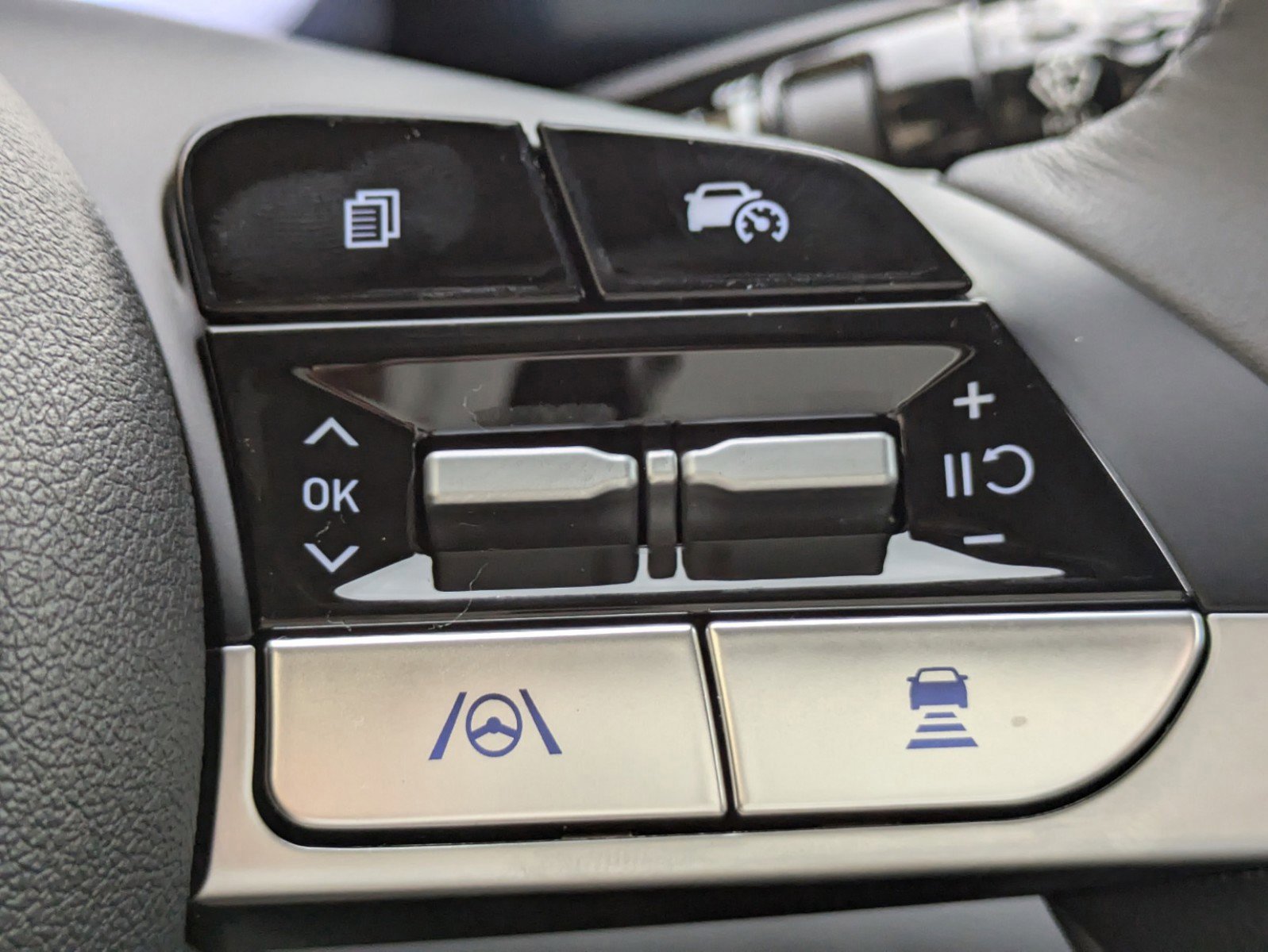 Used 2025 Serenity White Hyundai SEL Convenience image 22