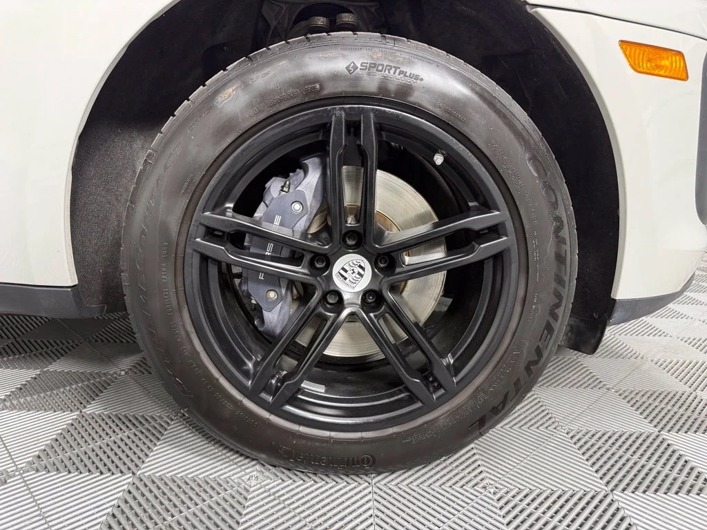 Certified Used 2022  Porsche  image 19
