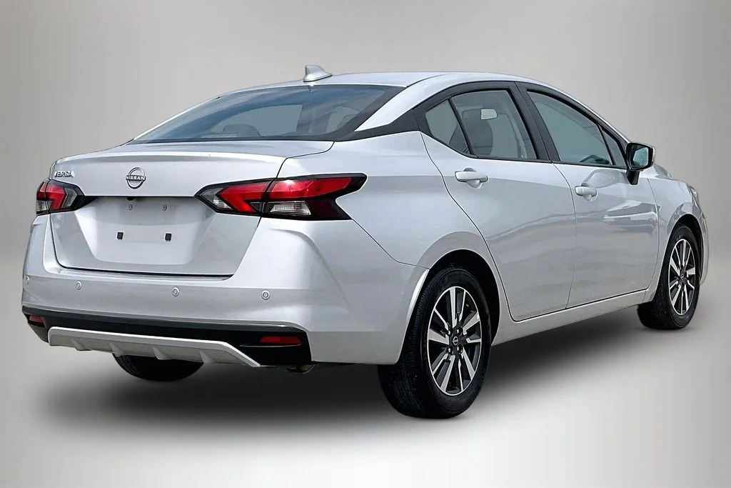 Used 2025 Silver Nissan 1.6 SV image 5