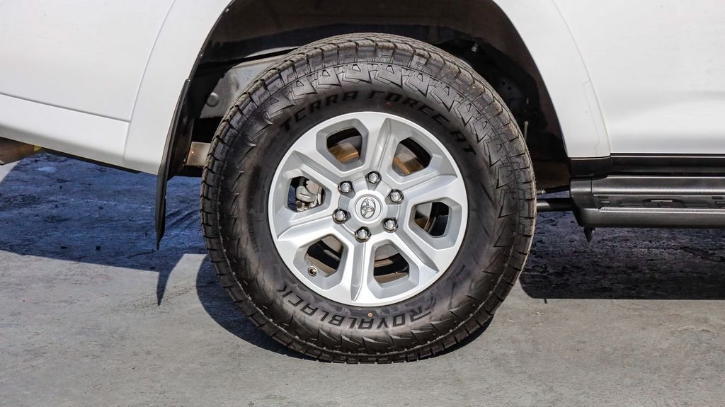Used 2024 Ice Toyota SR5 image 12