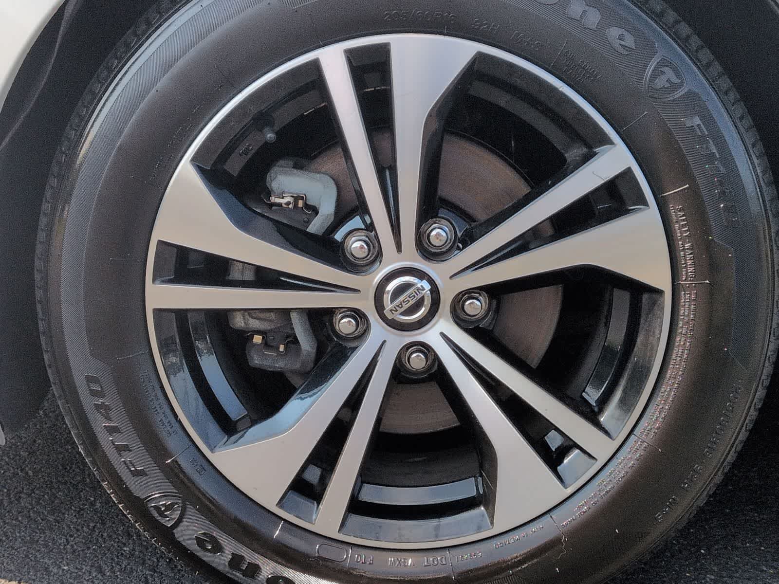 Used 2021 Fresh Powder Nissan SV image 14