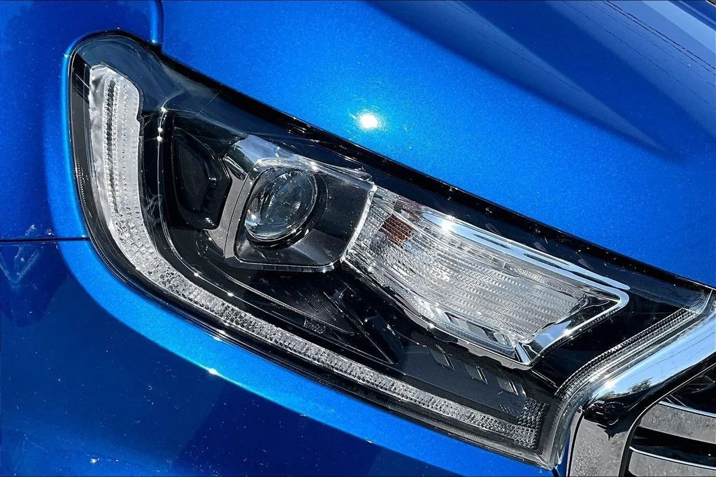 Certified Used 2019 Blue Ford Lariat image 33