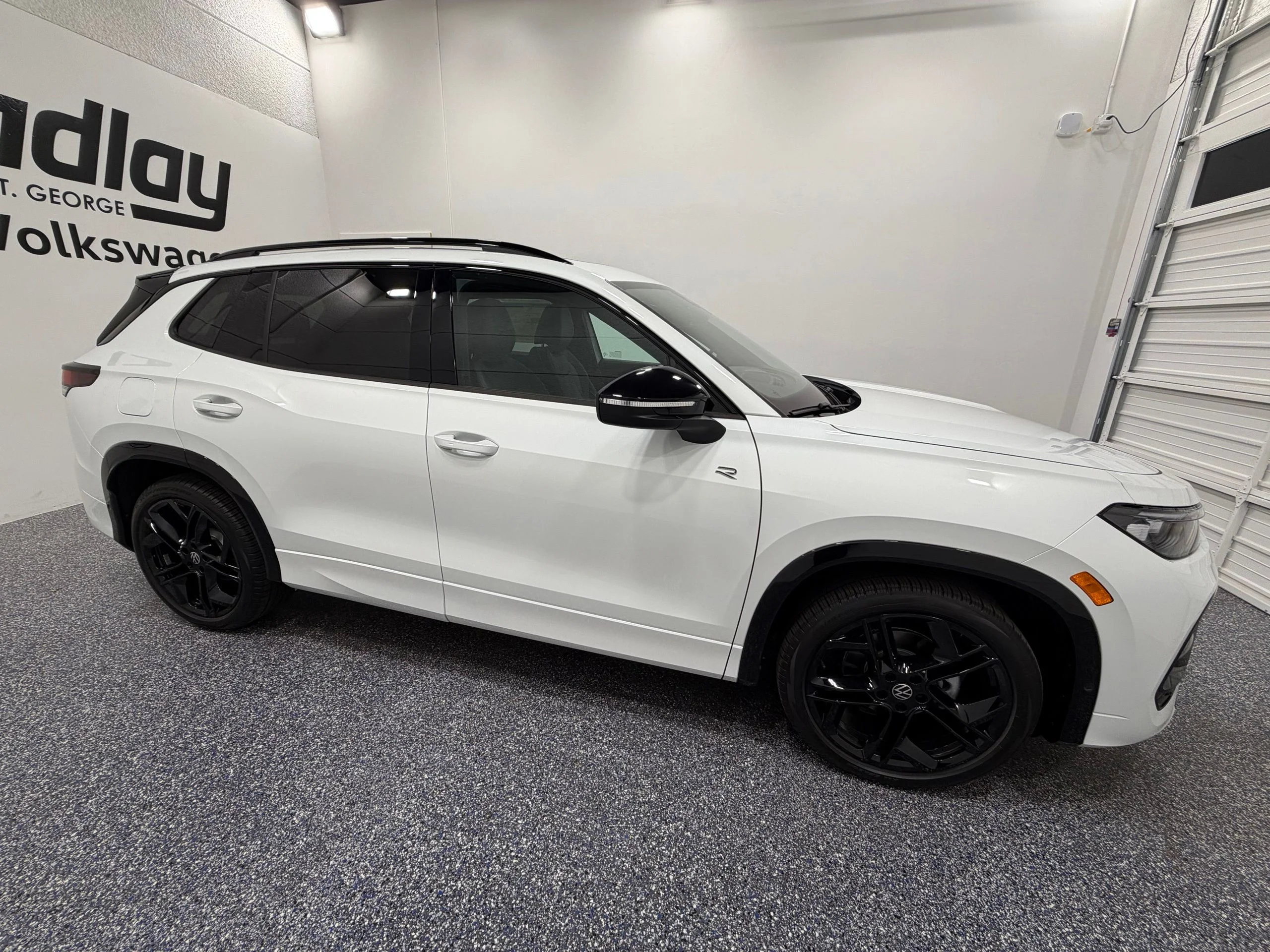 New 2026 White Volkswagen SE R-Line Black image 8