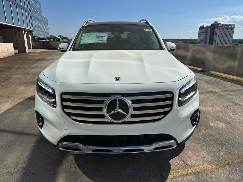 New 2026 Polar White Mercedes-Benz GLB 250 image 2