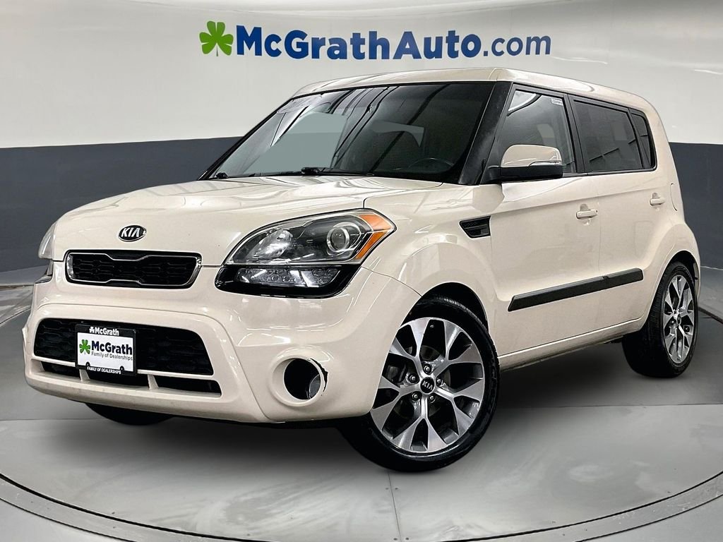 Used 2013 Kia Soul  with VIN KNDJT2A68D7558508 for sale in Cedar Rapids, IA