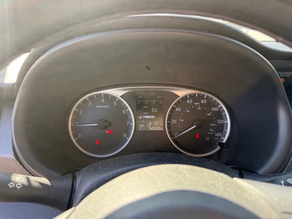 Used 2018 White Nissan S image 24