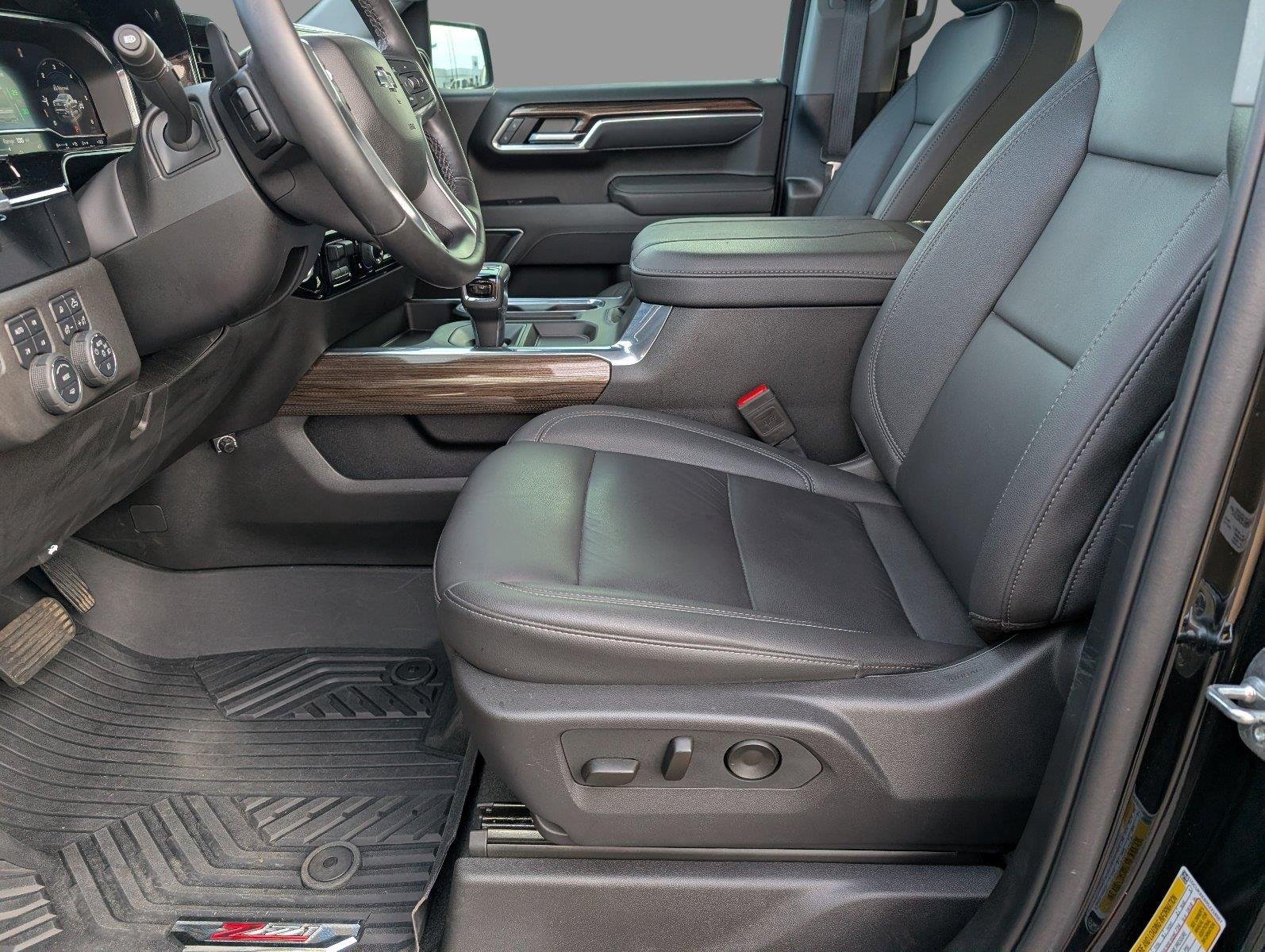 Used 2025 Black Chevrolet RST image 3
