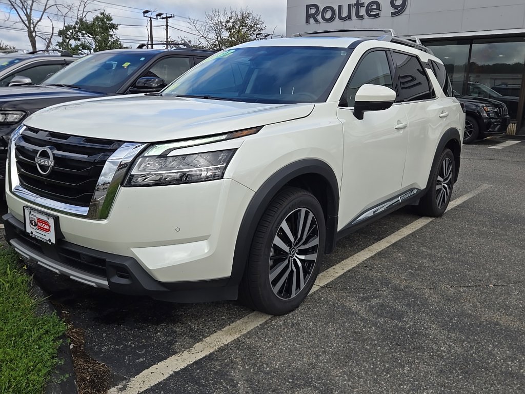 Used 2024 White Nissan Platinum image 2