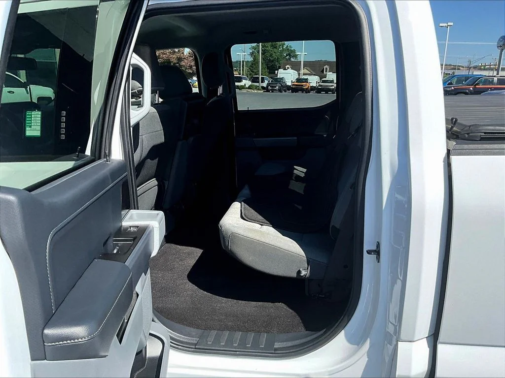 New 2022 White Ford XLT image 7
