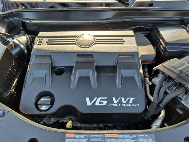 Used 2017 Silver GMC Denali image 37