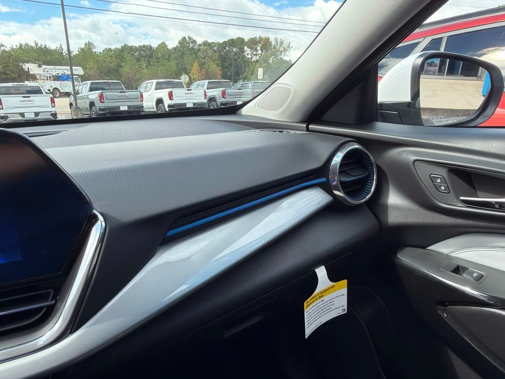 New 2026 Summit White Chevrolet LT image 30