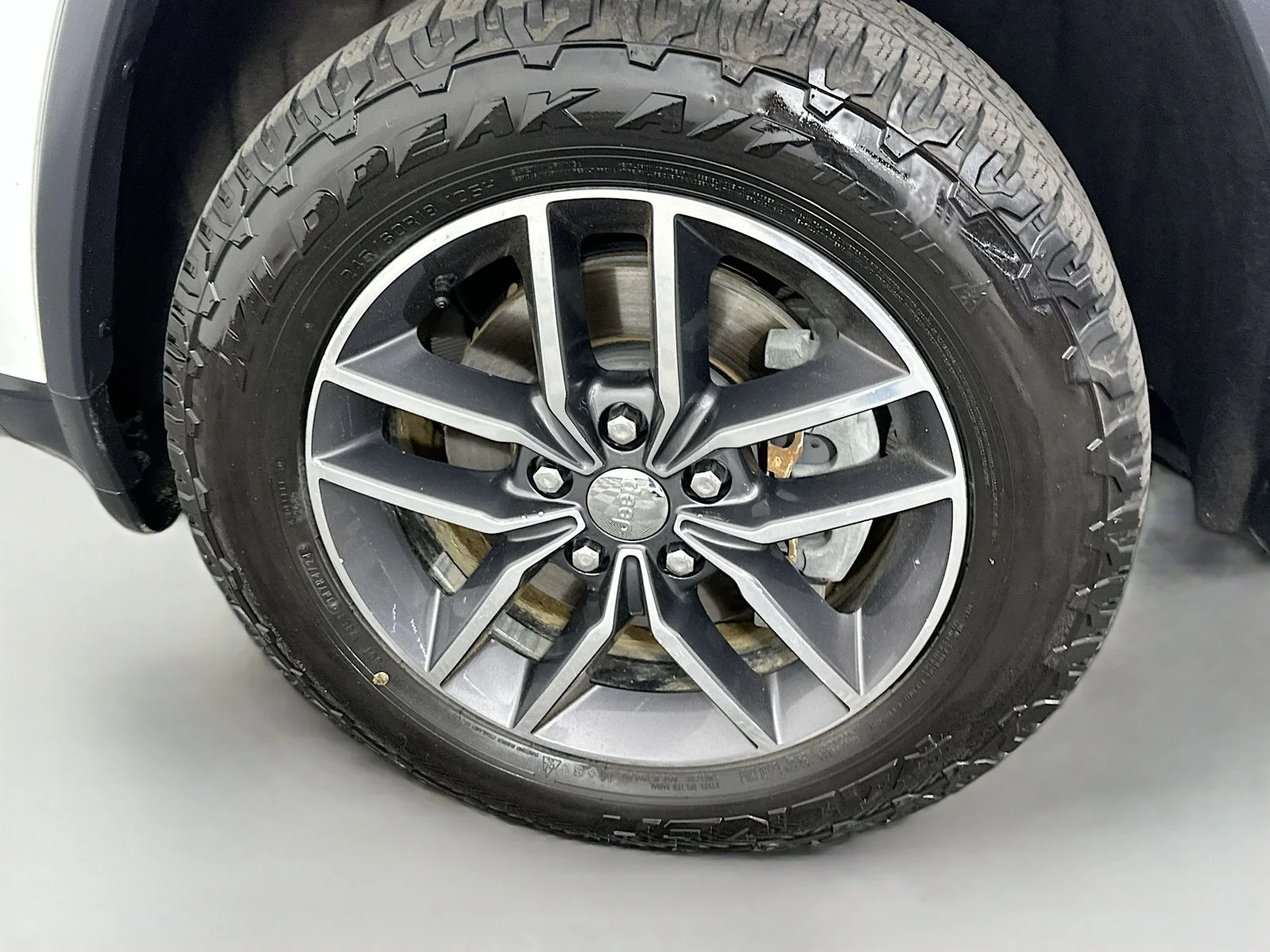Used 2017 Bright White Clearcoat Jeep Limited image 32