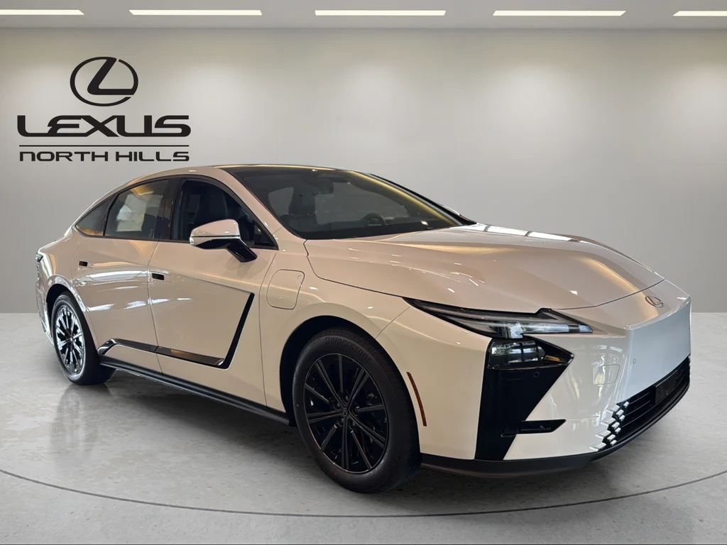 New 2026 Ultra White Lexus ES 500e PREMIUM AWD image 4