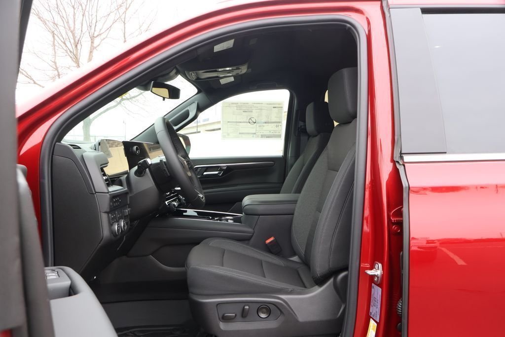 2026 Chevrolet Suburban LS - Photo 15