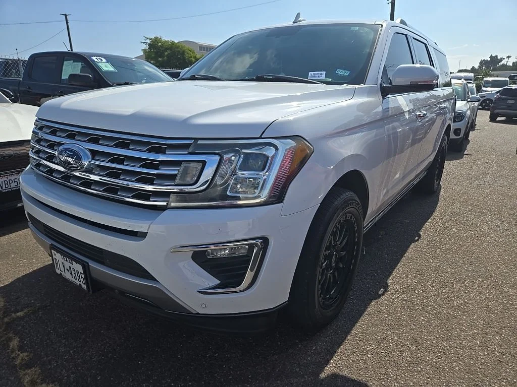 Used 2018 White Ford Limited image 4