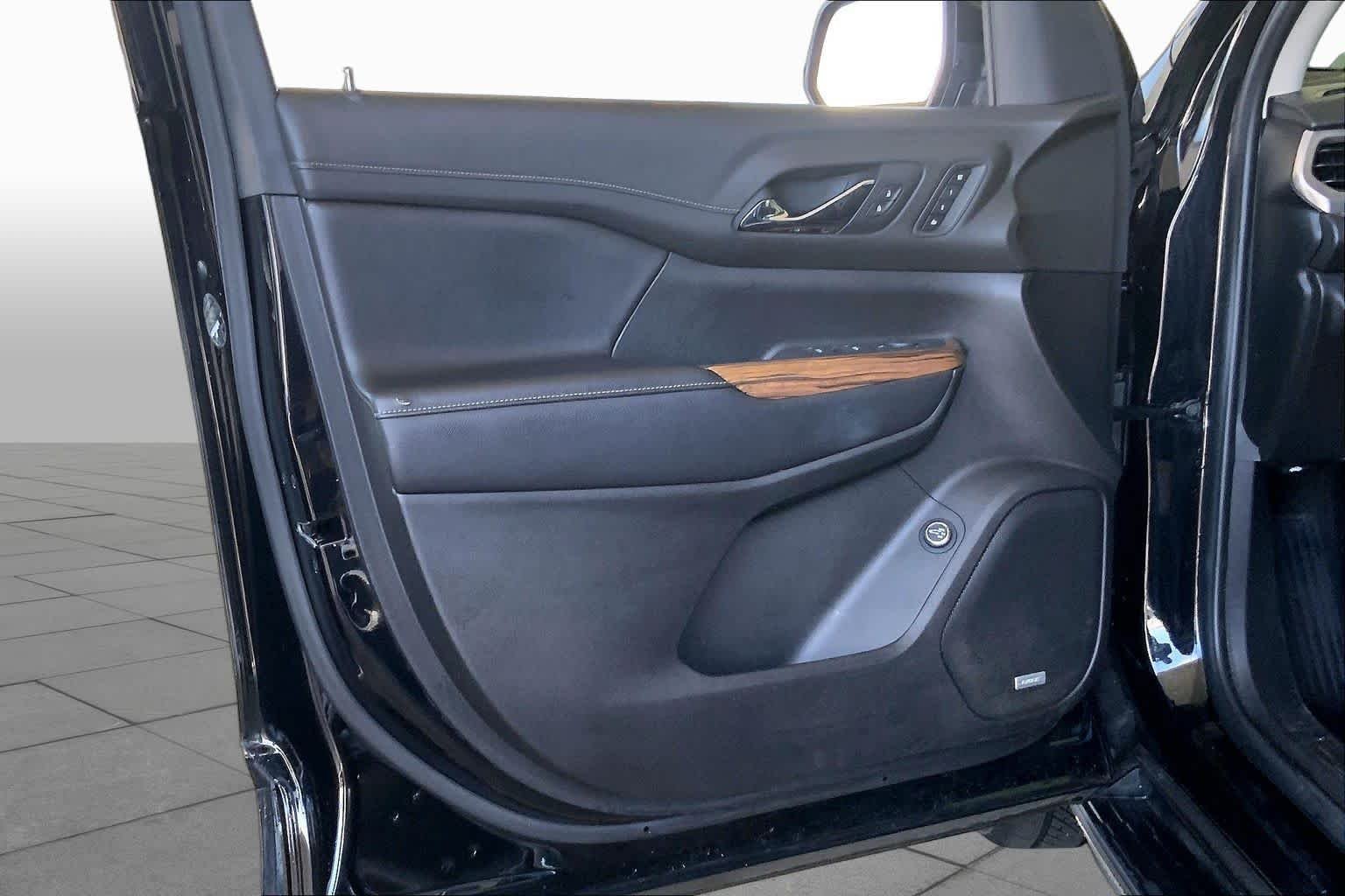 Used 2019 Ebony Twilight Metallic GMC Denali image 22