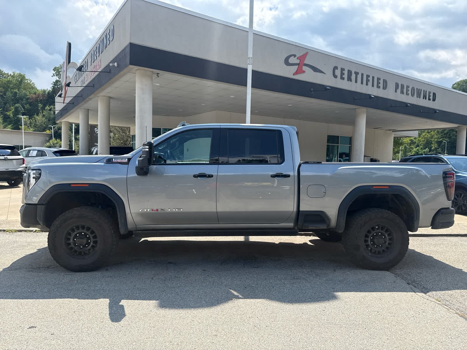 Used 2025 Sterling Metallic GMC AT4X image 6