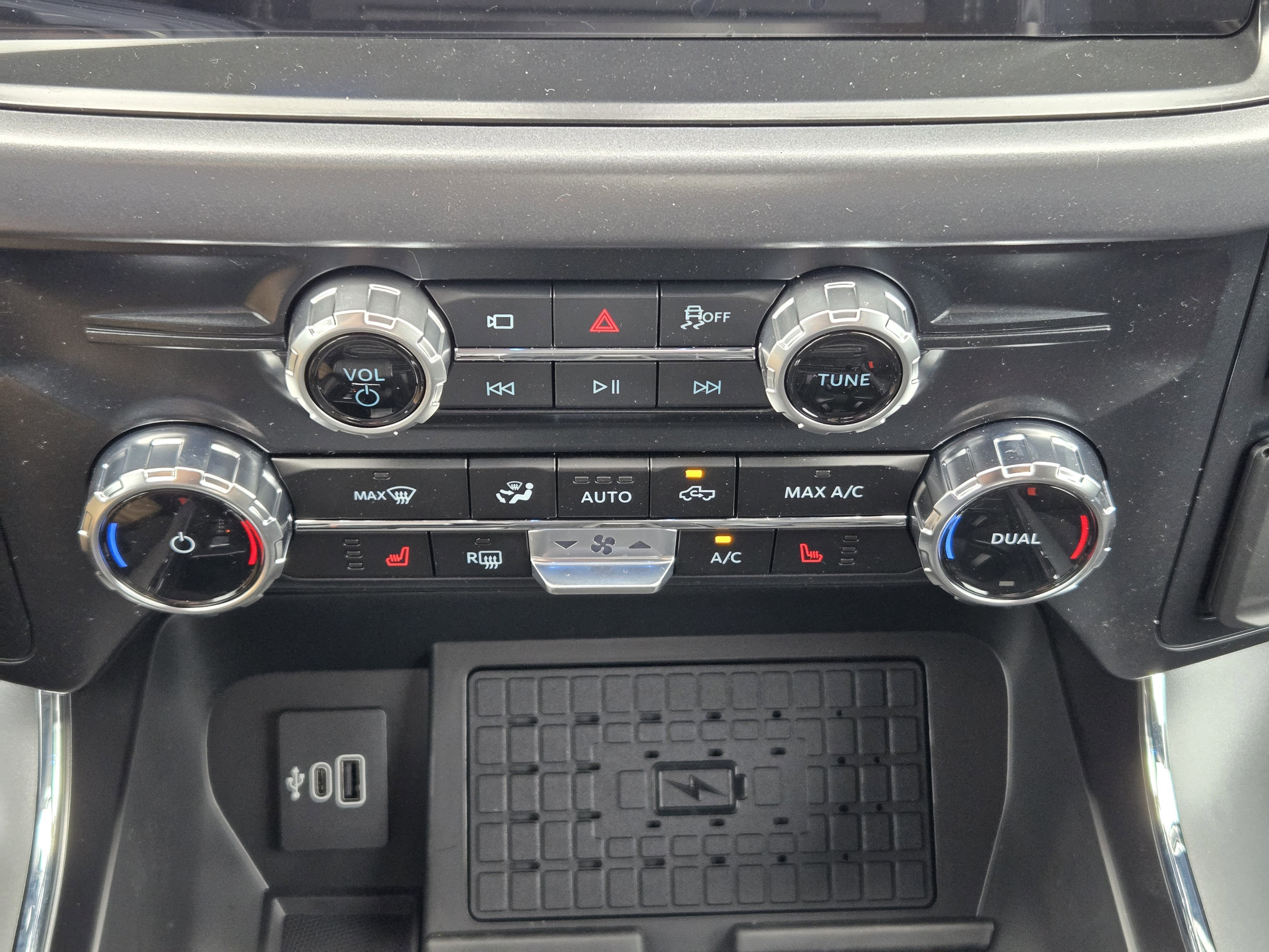 New 2026 Carbonized Gray Metallic Ford XLT image 13